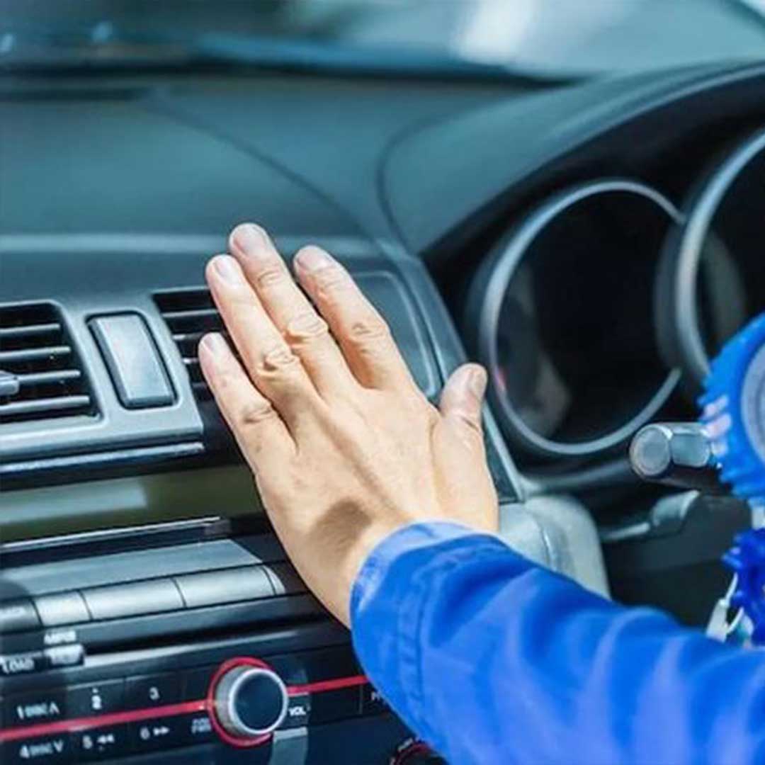 mechanic-finding-the-cause-of-car-AC-problems-in-Oceanside-CA